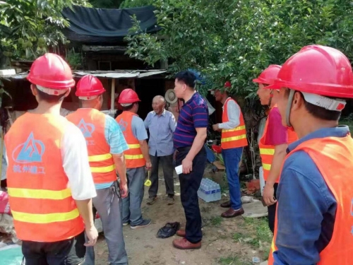 【战高温】 酷暑无情，人有情 ——咸宁项目部高温慰问孤寡老人